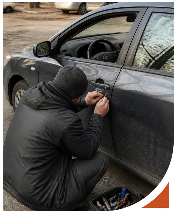 Профессиональное вскрытие автомобиля Тойота без повреждений в Сыктывкаре